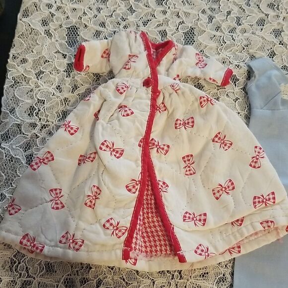 Mixed Lot of vintage Barbie and clone Doll Clothes. - Picture 2 of 16